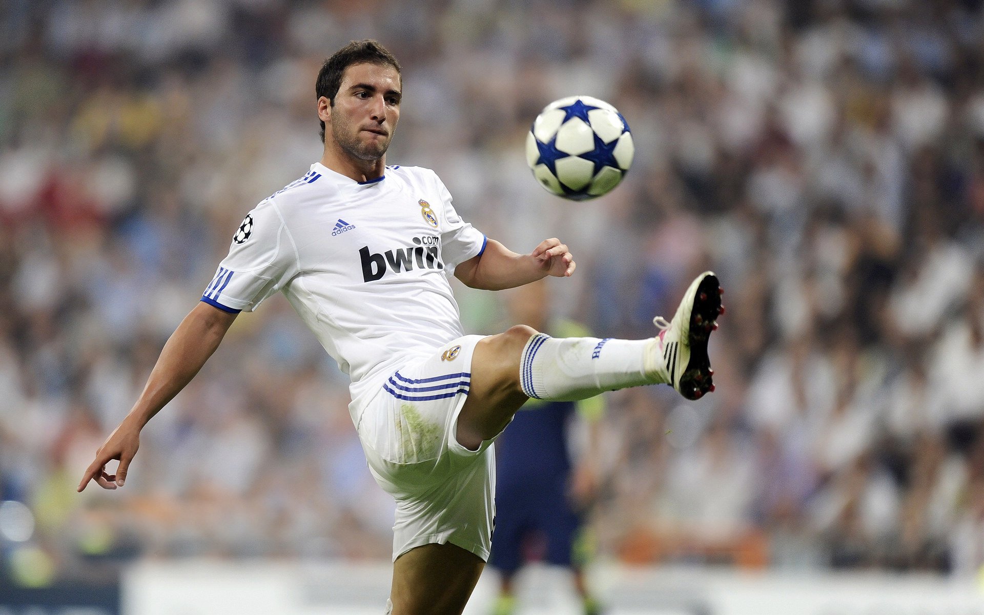 九游体育-夺冠引发热议！，JackeyLove在阿森纳比赛中出色发挥全场沸腾不已