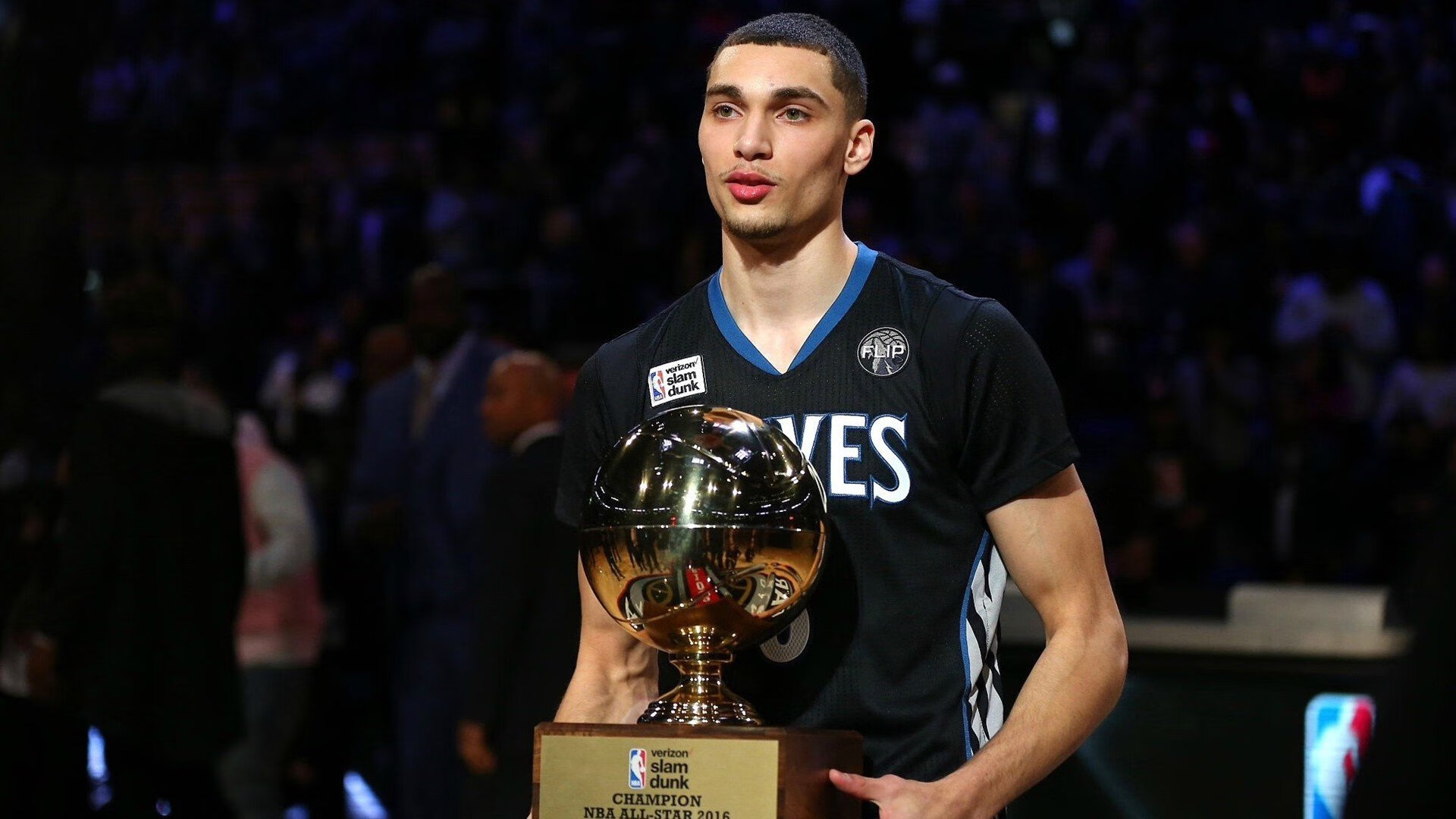 九游ninegame-JackeyLove迎来二十赛季出色发挥，DWG观众热烈欢呼！观众掌声雷动